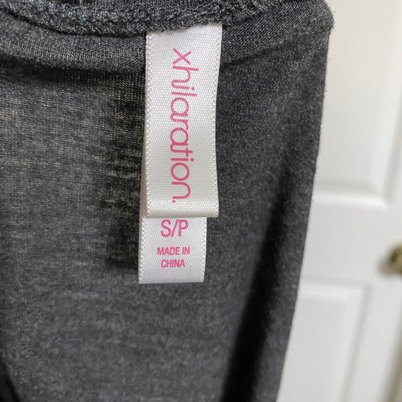 S Xhilaration Top Tan/Multi Colored Front and Charcoal Gray Back - Picture 6 of 7